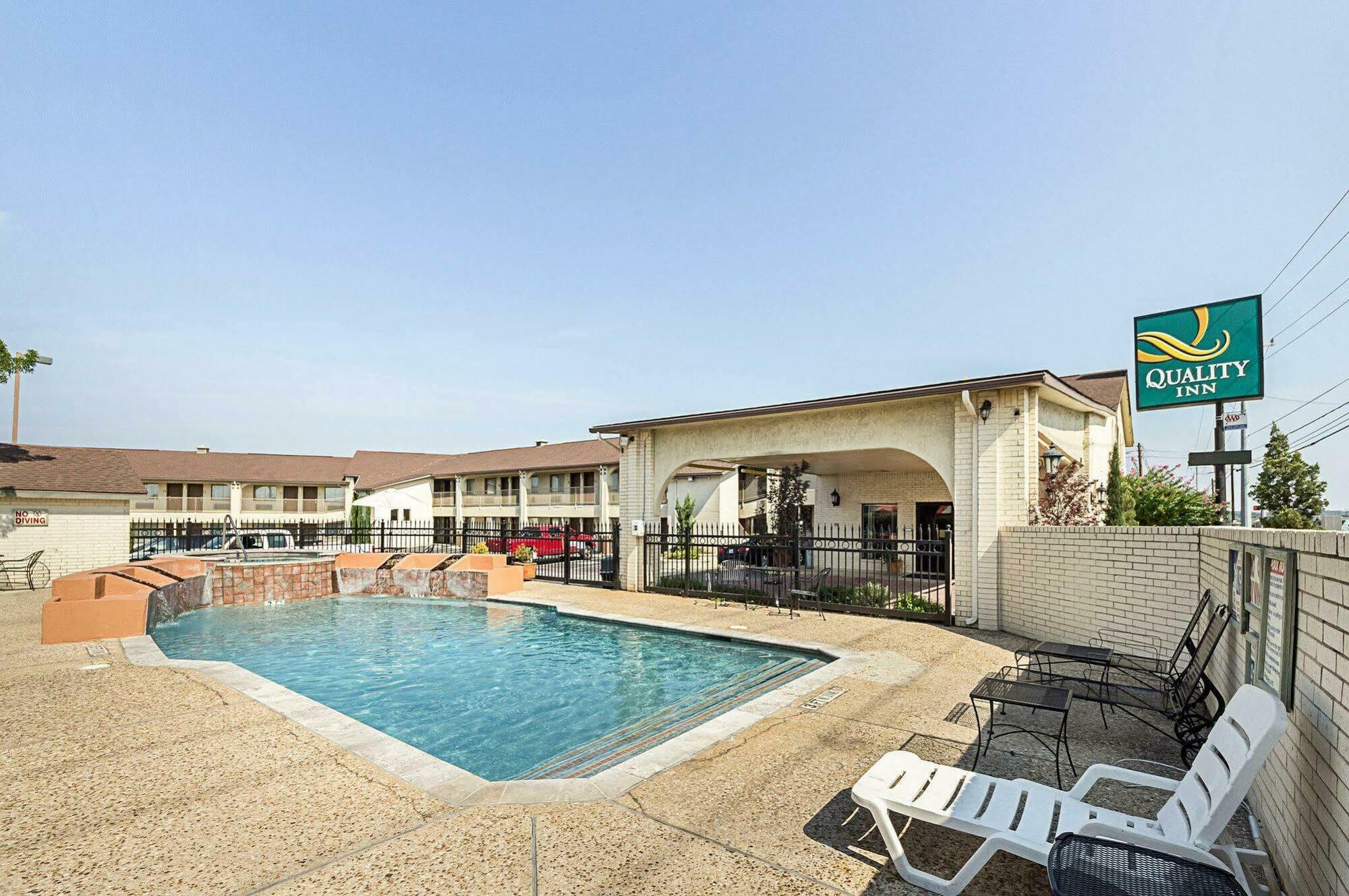 Quality Inn Near Lake Marble Falls Eksteriør billede